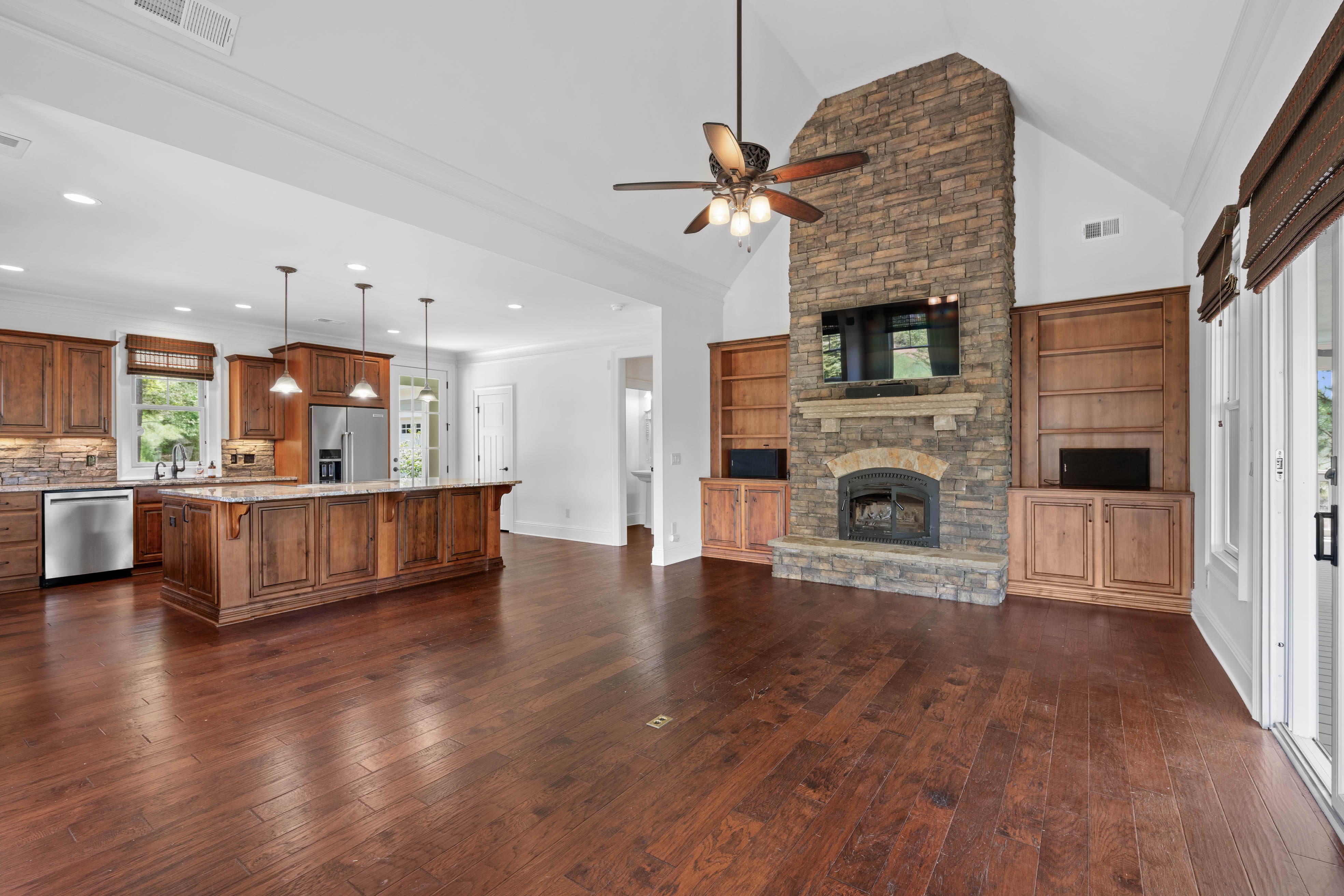 1080 Club Pointe Circle image 9